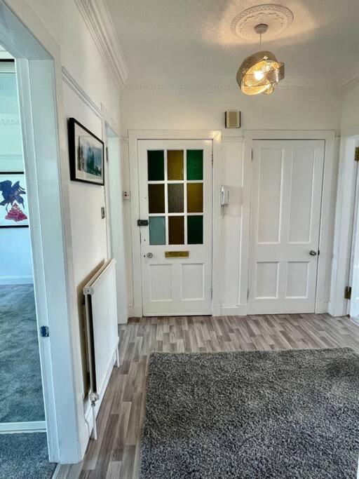 Large 2 Bed Near Glasgow Airport Paisley Exterior foto