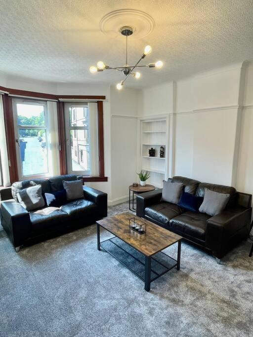 Large 2 Bed Near Glasgow Airport Paisley Exterior foto